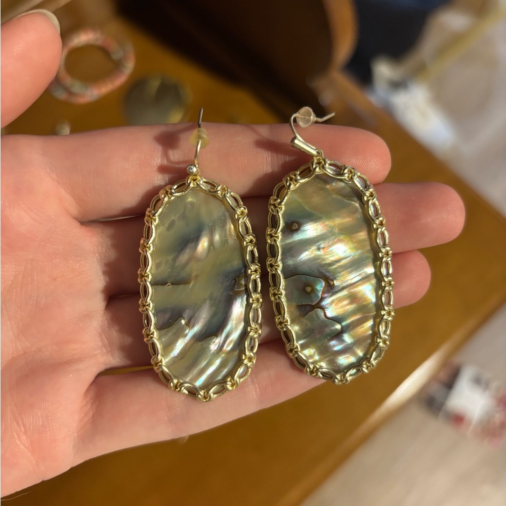 Kendra Scott Danielle Macrame Earrings in Nude Abalone Shell